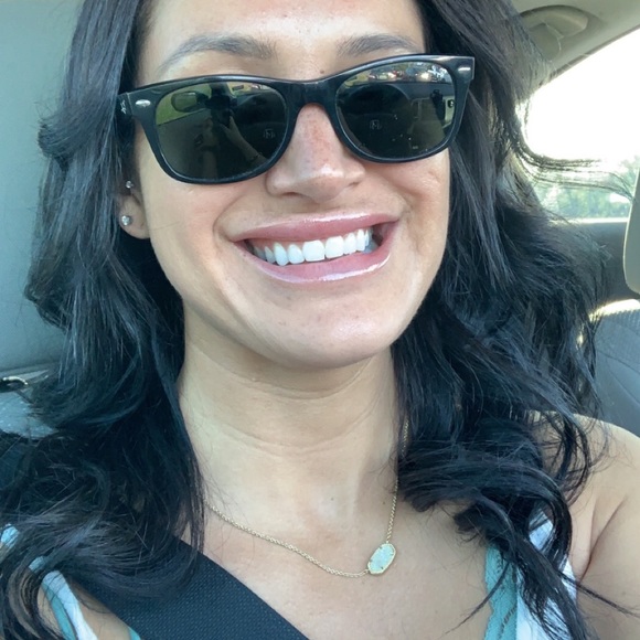 Meet your Posher, Audrey - Picture 2 of 6